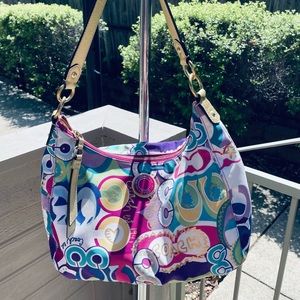 Coach poppy shoulder bag. Vibrate colors perfect for spring or summer.
